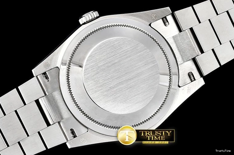 0713 RDD0215D – DayDate 36mm Chic 687
